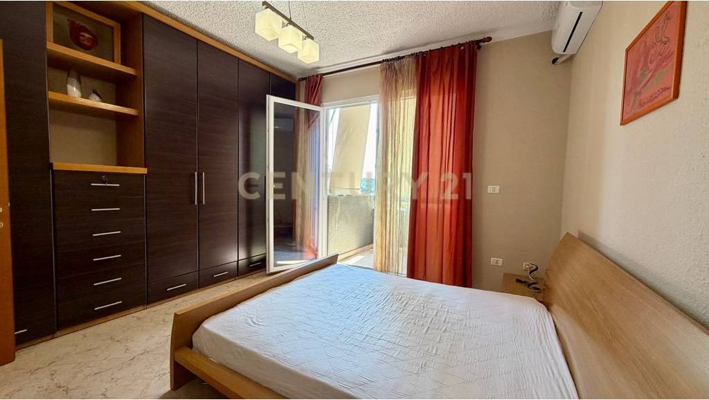 Apartament 2+1 me qira te Rruga e Kosovarve