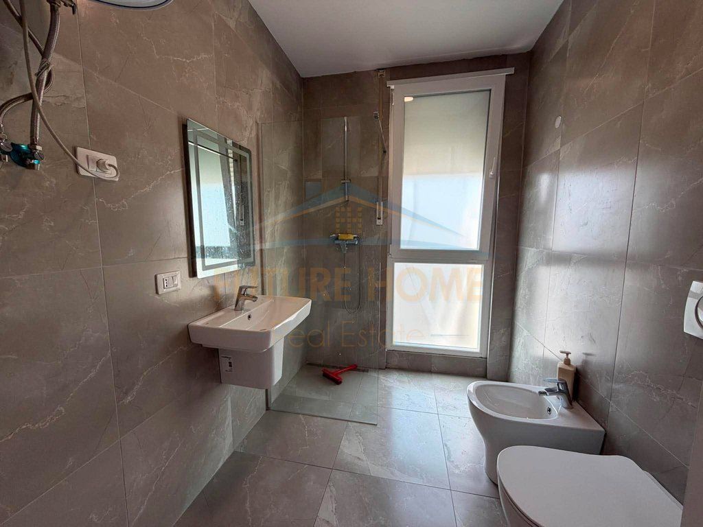 Shitet, Apartament 2+1+2 + Post Parkimi, Fiori di Bosco