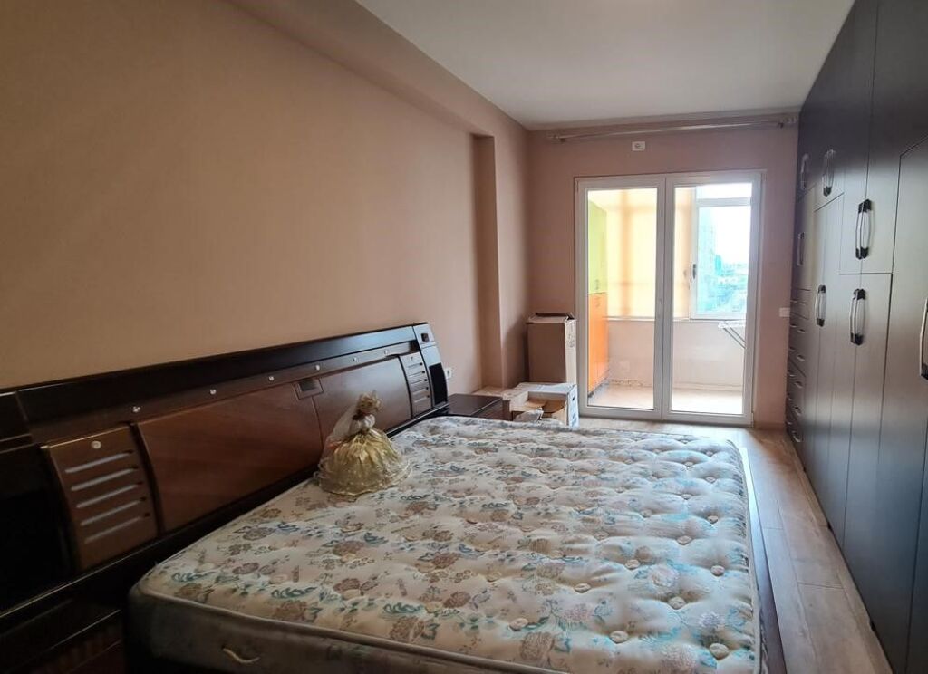 Appartamento 2+2 in affitto ad Astir, Unaza e Re, Yzberisht.