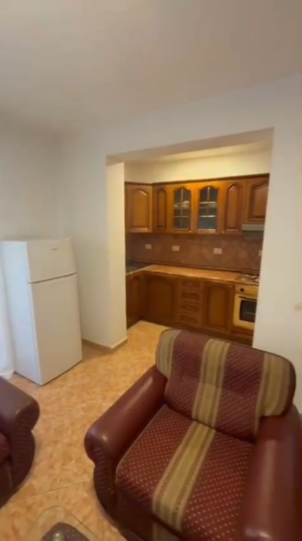 Apartament 1+1 per shitje Kinostudio !