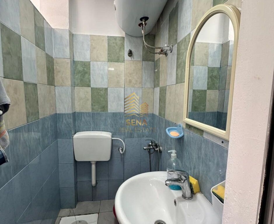 Rent, Studio, Xhamllik, 30,000 Leke/month