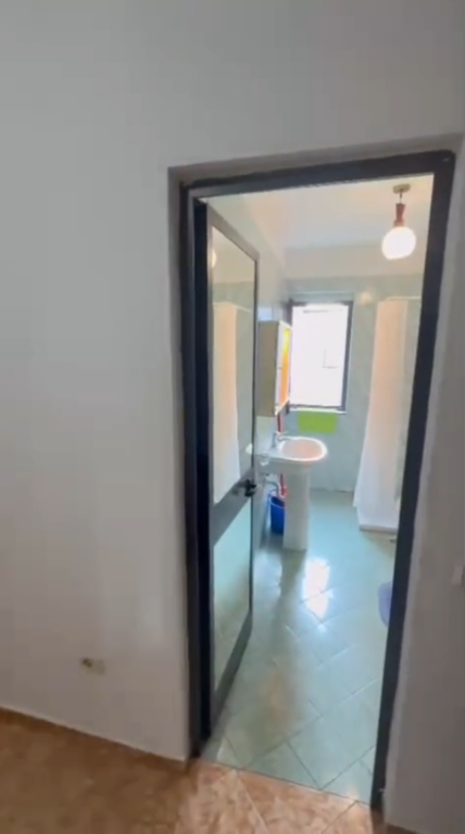 Apartament 1+1 per shitje Kinostudio !