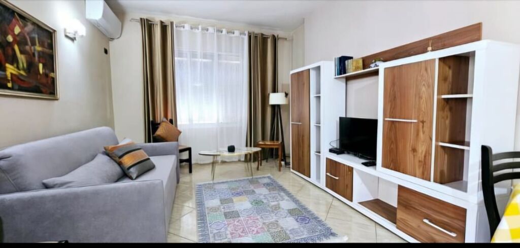 Appartamento 1+1 in Affitto Via Kavaja Tirana