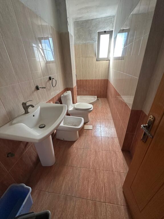 🏡 SHITET APARTAMENT 2+1 – ISH PROFARMA, RRUGA XHANFIZE KEKO