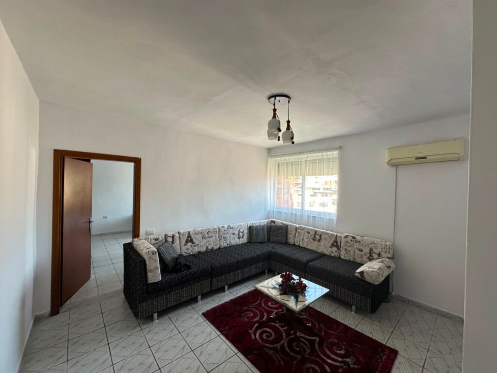 Apartament 1+1 per qera, Rr Elbasanit, Tirane.