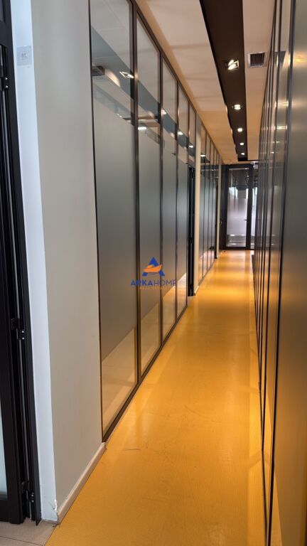 BUSINESS PREMISES FOR RENT 600 M2 "NEAR THE ARTISTIC HIGH SCHOOL" 15,000 EURO