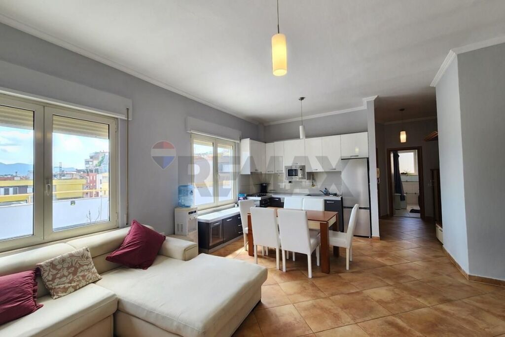 PENTHOUSE 2+1+2 IN AFFITTO VICINO AL LAGO