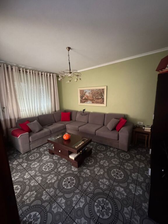 APARTAMENT ME QERA 1+1 21 DHJETORI 60.000 LEKE FH-91113