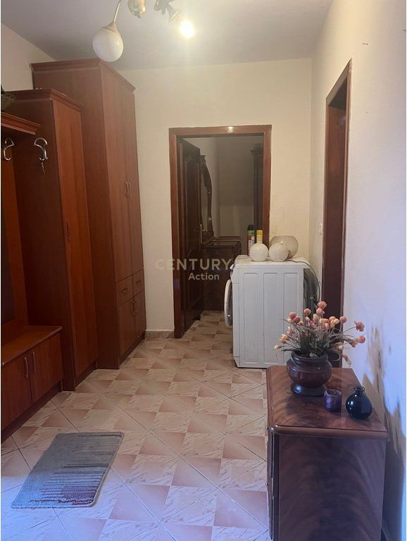 Appartamento 1+1 in Vendita al Mercato Elettrico, Tirana - 110000€ | 60 m² 110.000 € 10.500.000 Lek