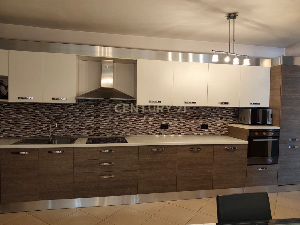 Apartament 2+1 per qira prane 21 Dhjetorit