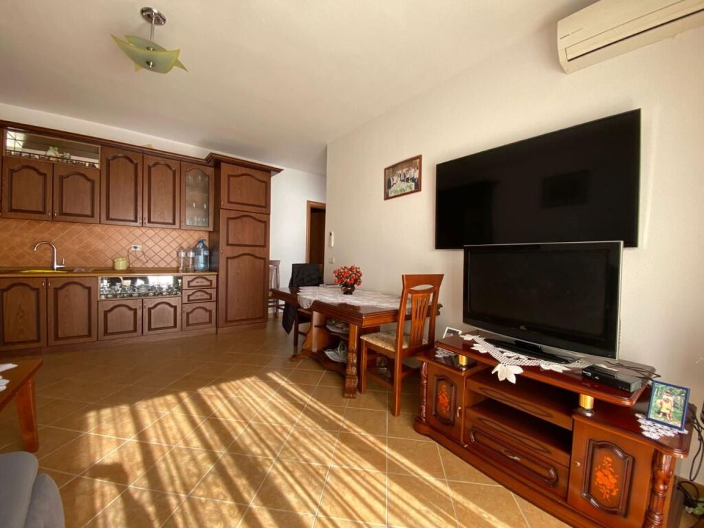 FOR RENT APARTMENT 2+1 ILIRIA BEACH DURRES 400 EURO