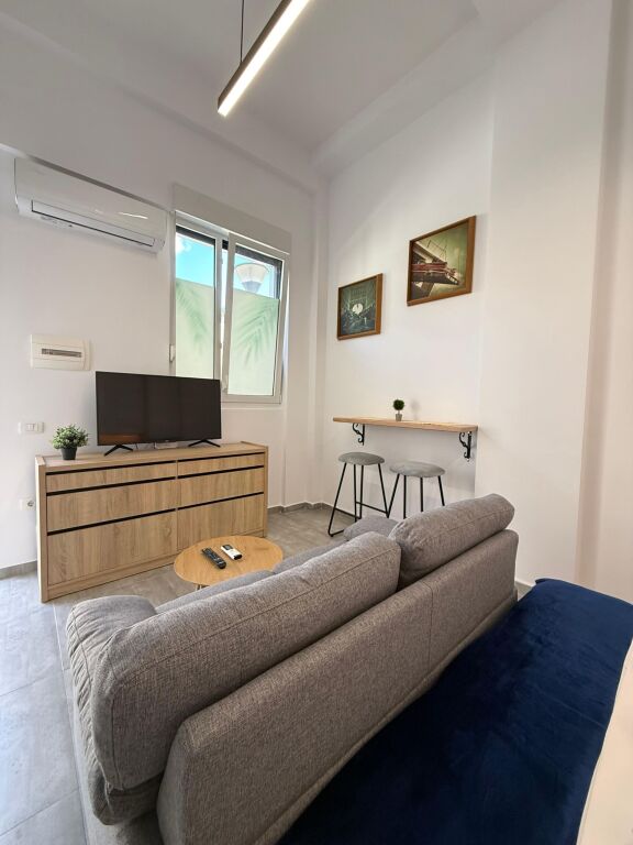 Qera | Garsoniere | 21 Dhjetori | 400 €/muaj