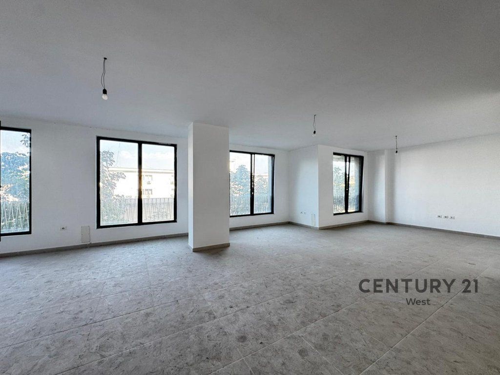 Ambient me qera te Kompleksi Zirkon