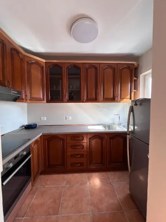 Qera | Apartament 2 + 1 | Rruga e Elbasanit | 600 €/muaj