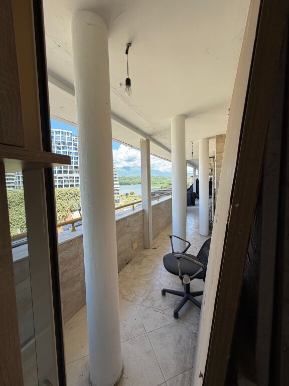Premium Office 210 m² with Veranda and View of the Artificial Lake of Tirana – 5th Floor