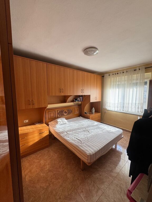 APARTAMENT ME QERA 1+1 21 DHJETORI 60.000 LEKE FH-91113