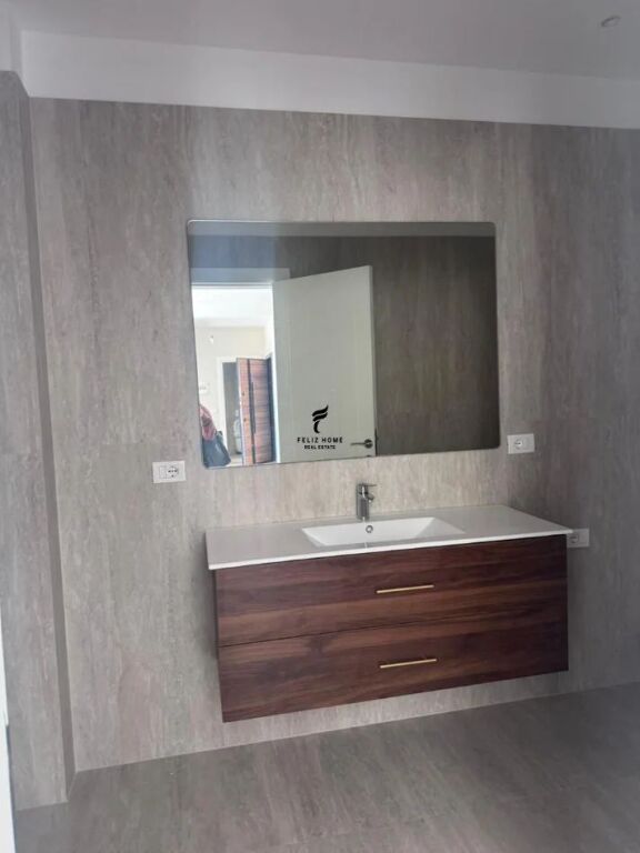 OFFICE FOR RENT 125M2 NEW BOULEVARD 60,000 LEKE FH-91071