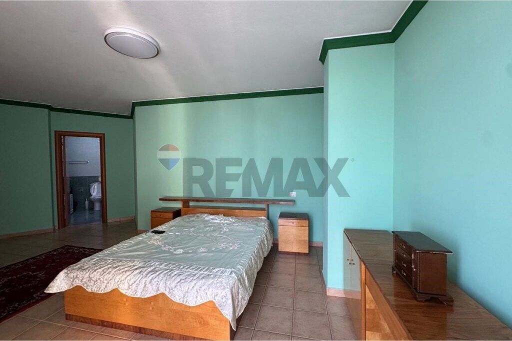 APARTAMENT 3+1+2 PER SHITJE , TRENI