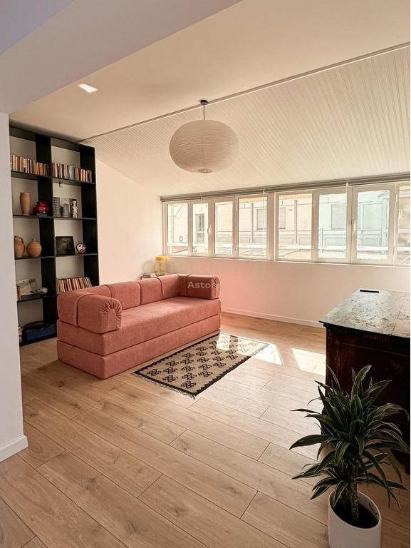 SHITET APARTAMENT 2+1 PRANE RRUGES SE KAVAJES