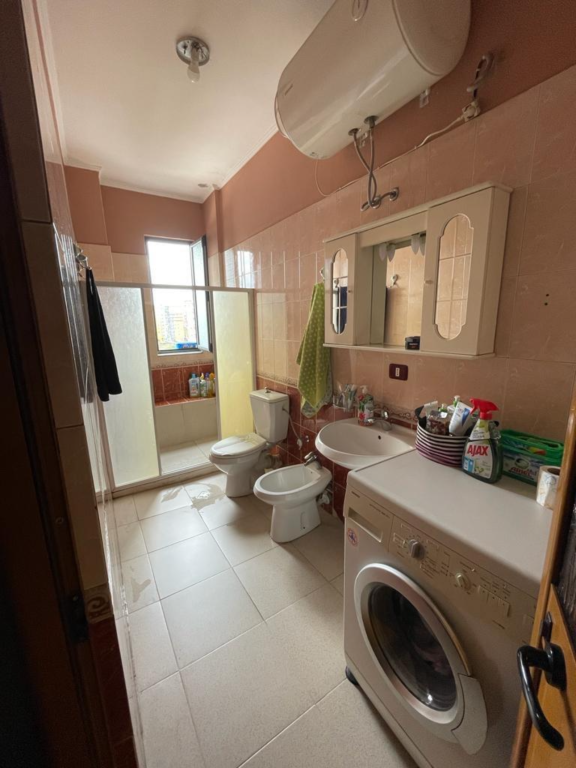 Apartament 2+1 me qera prane Zojes Se Keshillit te Mire