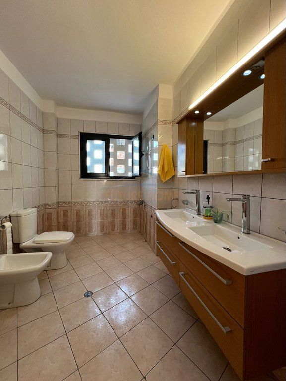 Qera,Apartament 3+1+2,Rruga e Elbasanit