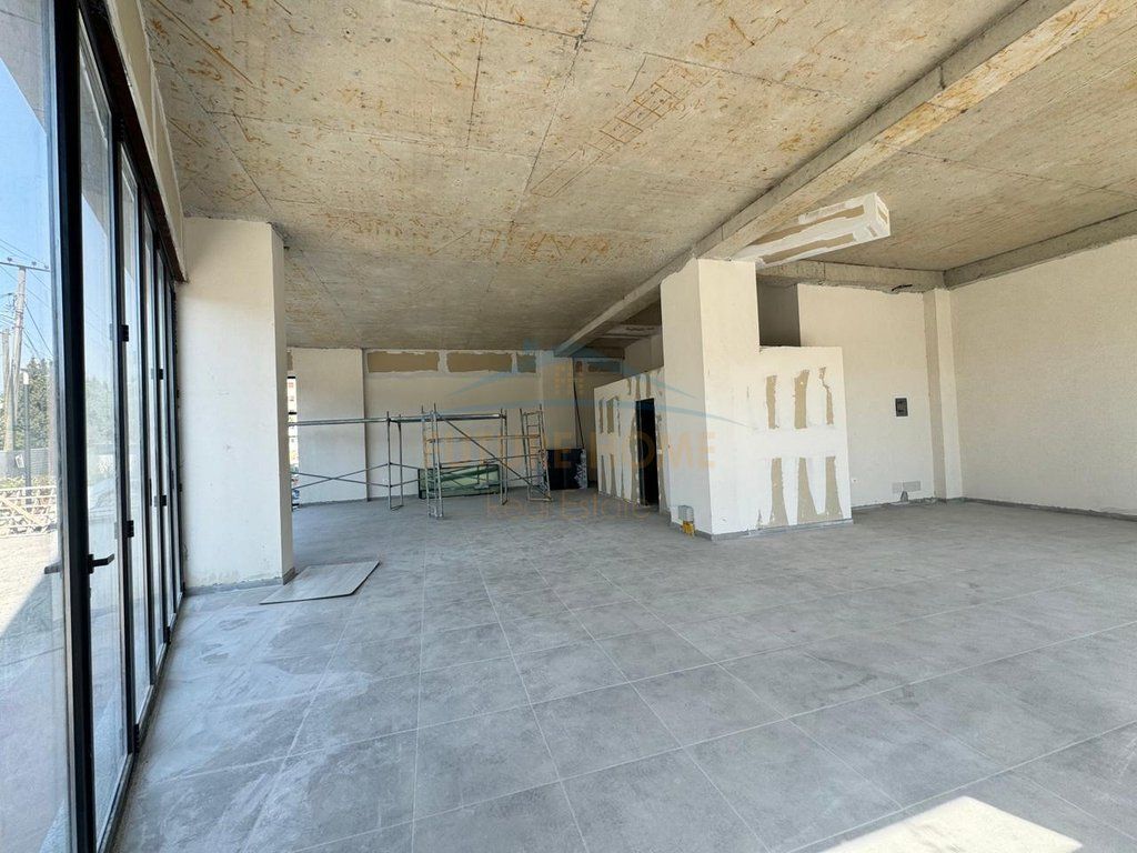 Qera, Ambient Biznesi , Kompleksi Ndregjoni, Tirane