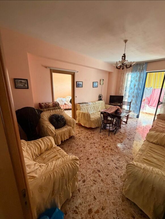Apartament 1+1 per shitje Rruga e Elbasanit !