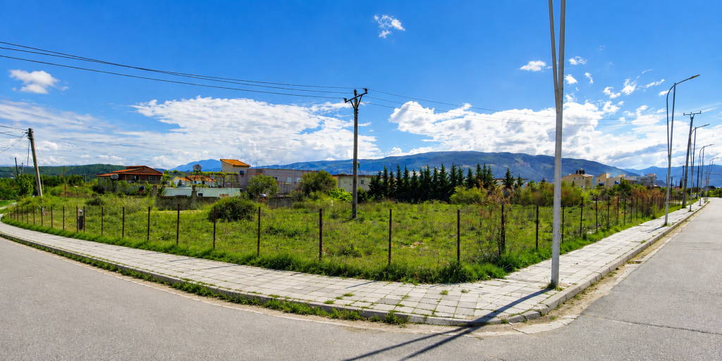TOKE PER SHITJE NE VLORE