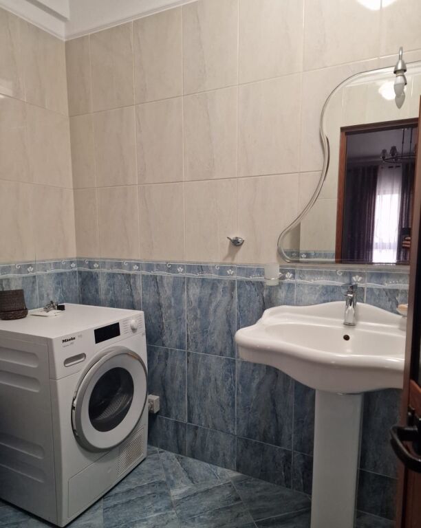 Rent | Apartament 2 + 1 | Rruga Fortuzi | 850 €/month