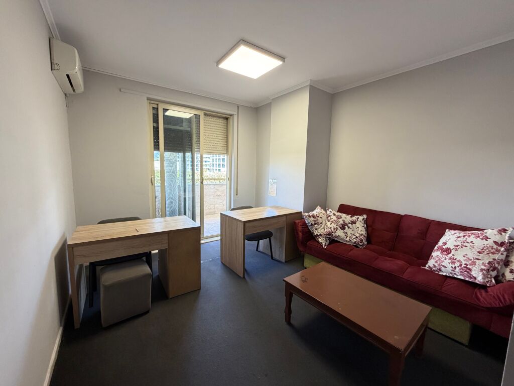 Premium Office 210 m² with Veranda and View of the Artificial Lake of Tirana – 5th Floor