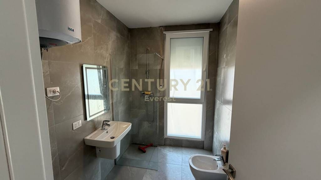 Apartament 2+1+2 per shitje te Fiori Di Bosko