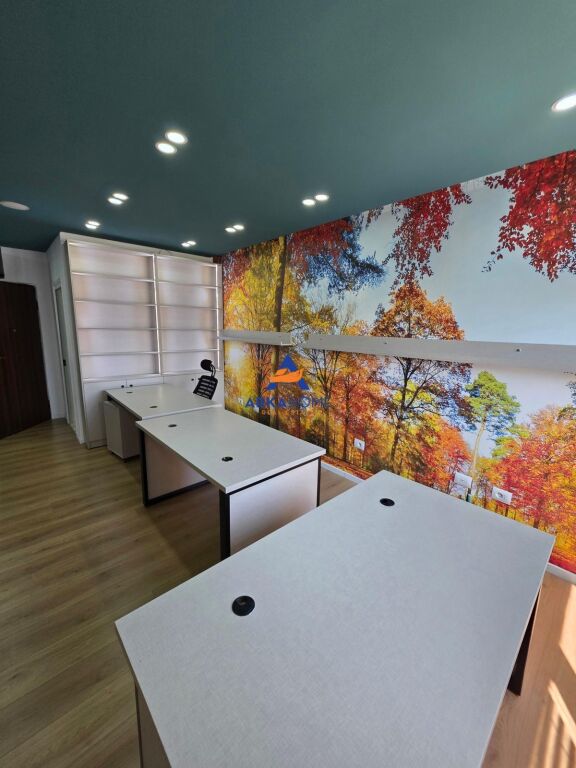 OFFICE FOR RENT 75 M2 "CONCORD CENTER, 21 DECEMBER" 100,000 LEKE