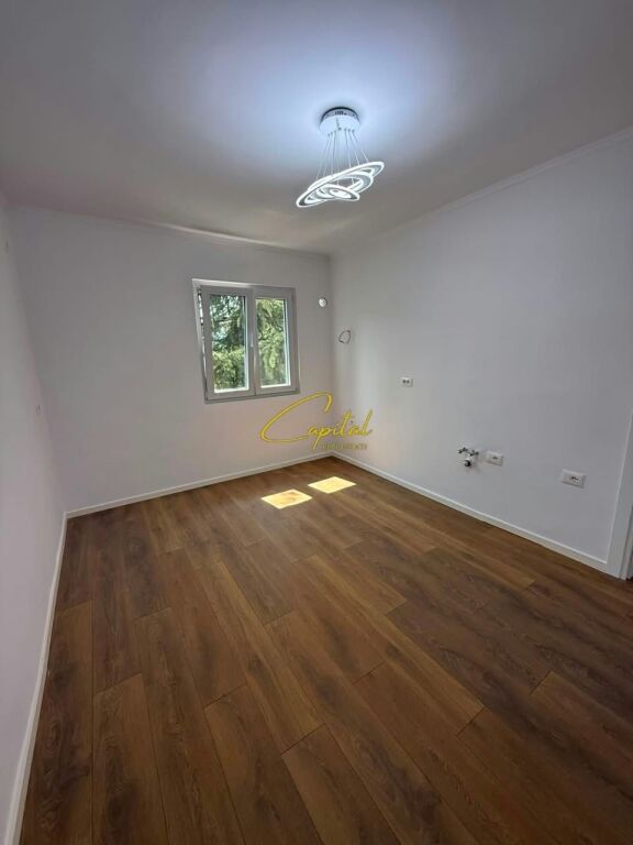 VENDESI APPARTAMENTO 1+1 XHAMLLIKU 94.000 EURO
