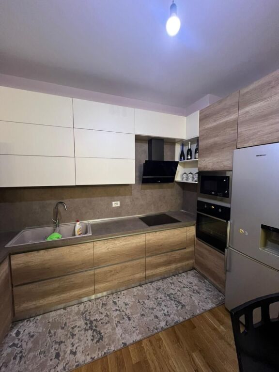 Apartament 2+1 per shitje tek Golden Park prane Amerikan 3.