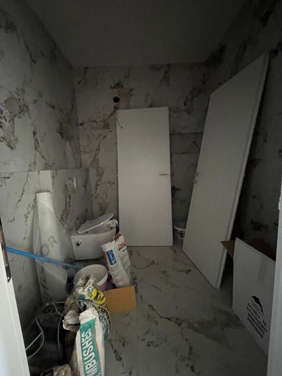 Shitet Apartament 2+1 tek Kmy Yzberisht