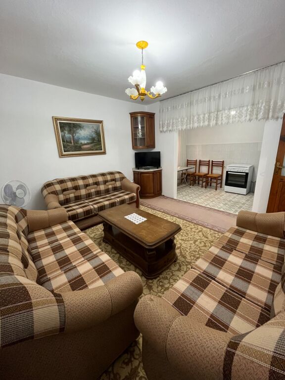 Tirane, house for rent 2+1+Balcony 1st Floor, 110 m² 600 € (Kristina Koljaka, 150m from American Hospital 2, Tirana)
