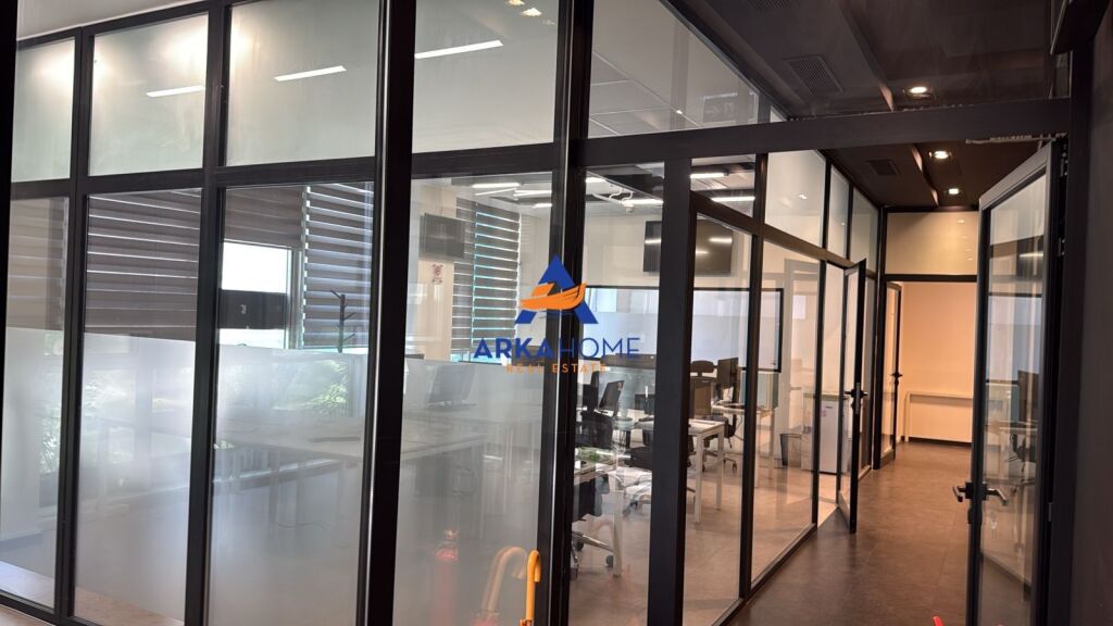 BUSINESS PREMISES FOR RENT 600 M2 "NEAR THE ARTISTIC HIGH SCHOOL" 15,000 EURO