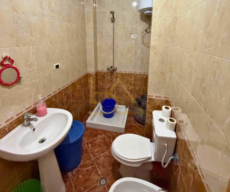 SHITET APARTAMENT 1+1 – RRUGA E ELBASANIT, TIRANË