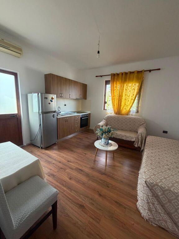 Rent | Shtëpi private 1 + 1 | Babrru | 400 €/month