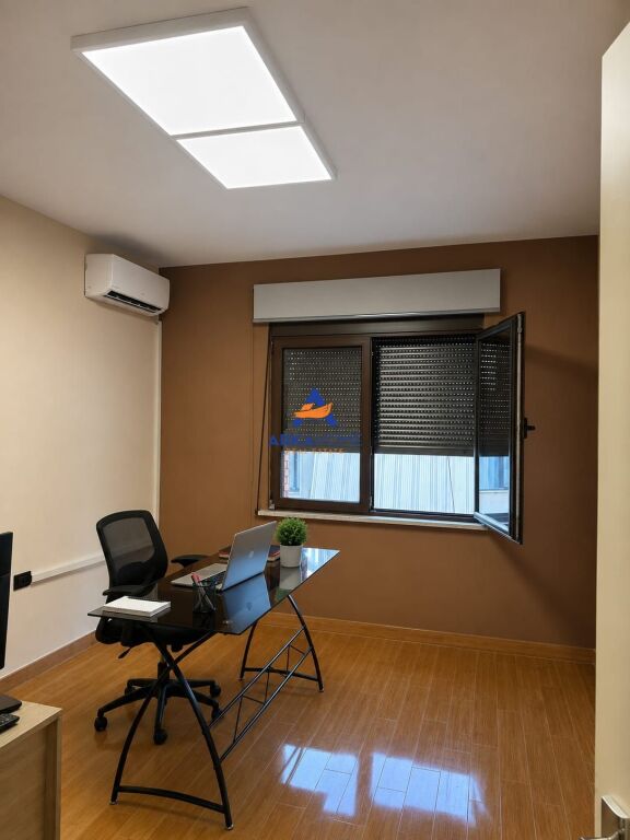 OFFICE FOR RENT 120 M2 "LSI, BLLOK" 1500 EURO