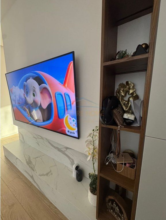 Shitet, Apartament 1+1 i konvertuar në 2+1, Pallatet Derveni ,Yzberisht.