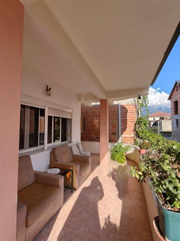 Qera | Shtëpi private 3 + 1 | Prane Spitalit QSUT | 700 €/muaj