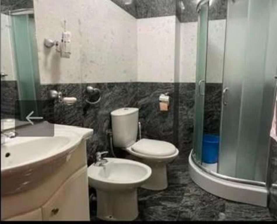 Jepet hyrje 2+2 me qera ne Fresk