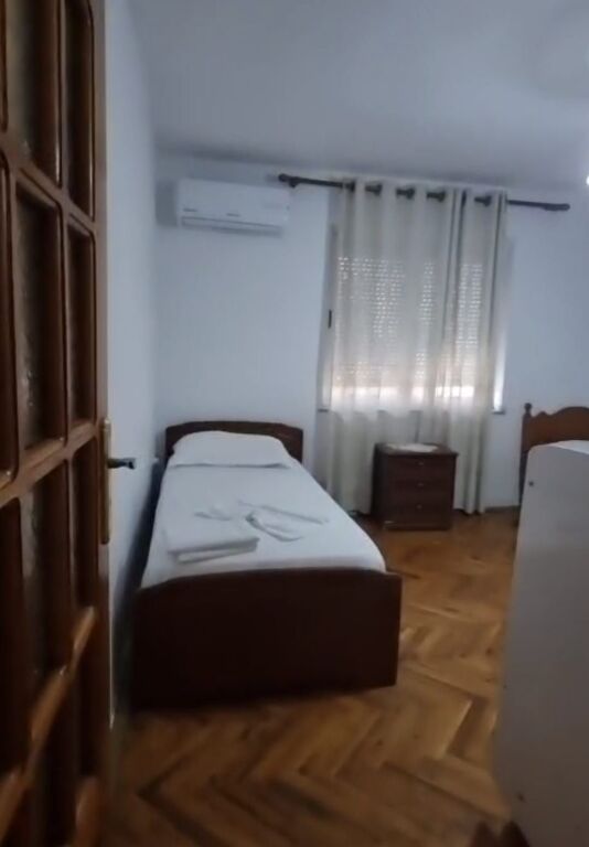 3+1 apartment for rent near Pazari i Ri .