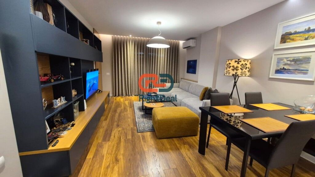 Tek Brryli, Shitet Super Apartament 1+1, Me Strukture Te Rregullt Dhe I Investuar Totalisht !!!!