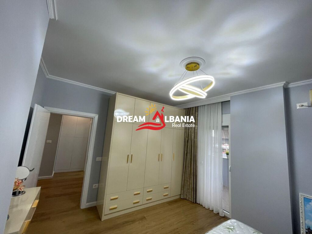 Appartamento super lussuoso 2+1+2 con posto auto a Zogu i Zi vicino al Ring Center (ID 42214456)
