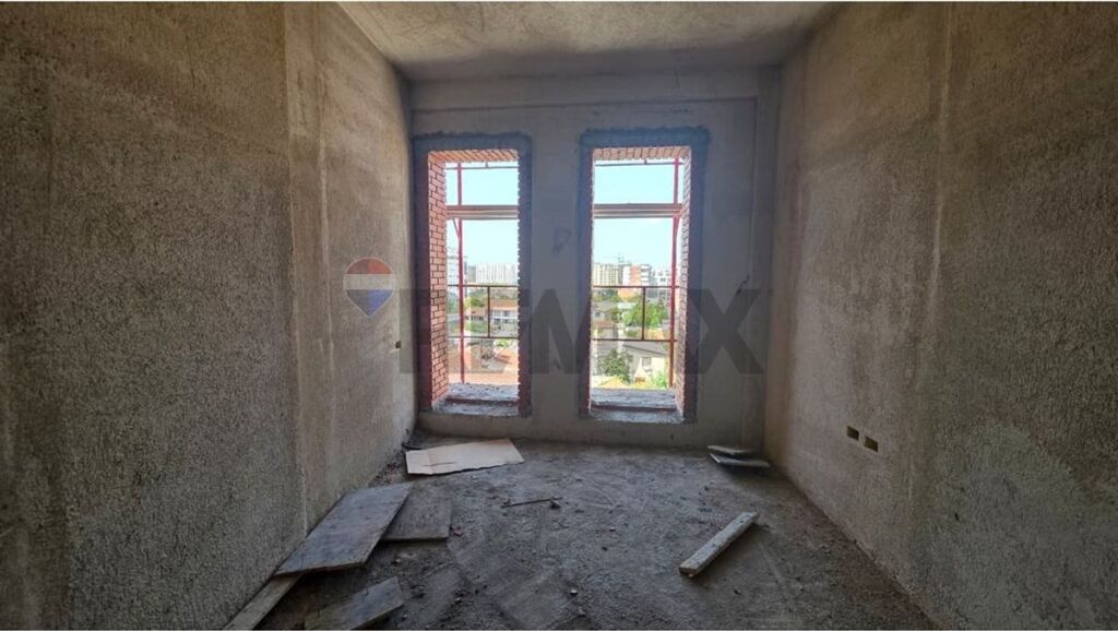 Apartament - Për Shitje - Rruga Artan Lenja, Tiranë