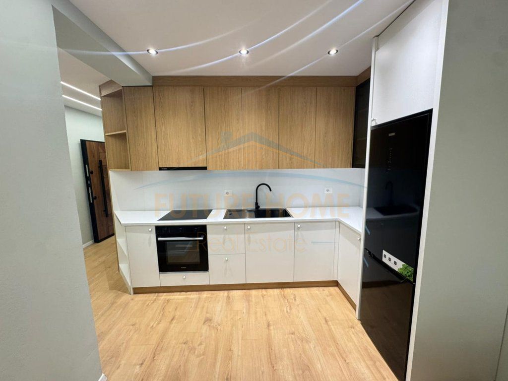 Shitet, Apartament 2+1, Misto Mame
