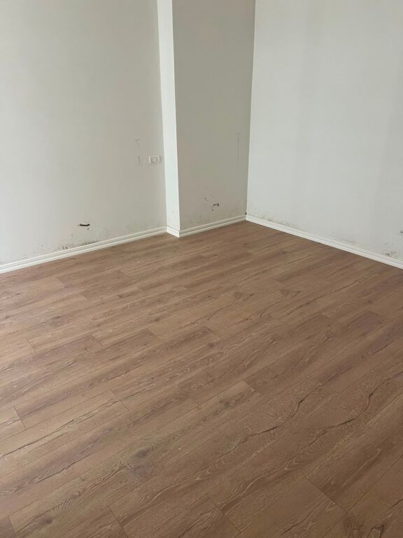 🏡 Shitet Apartament 2+1 në Yzberisht!