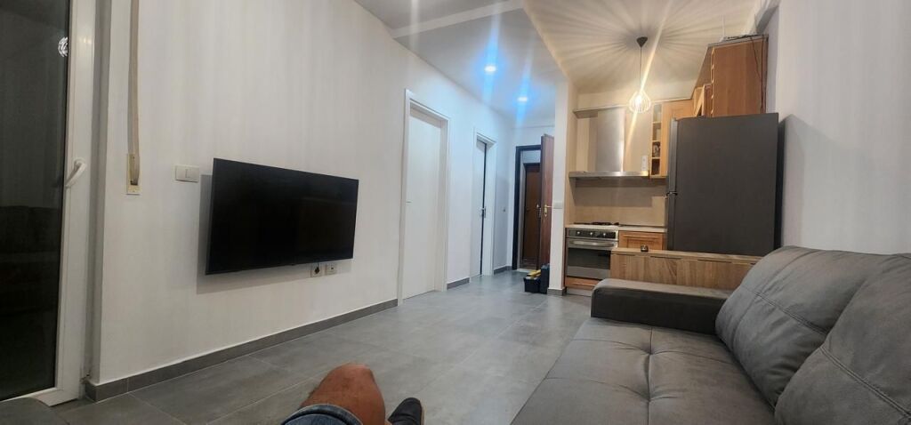 Shitet Apartament 1+1 – Mali i Robit